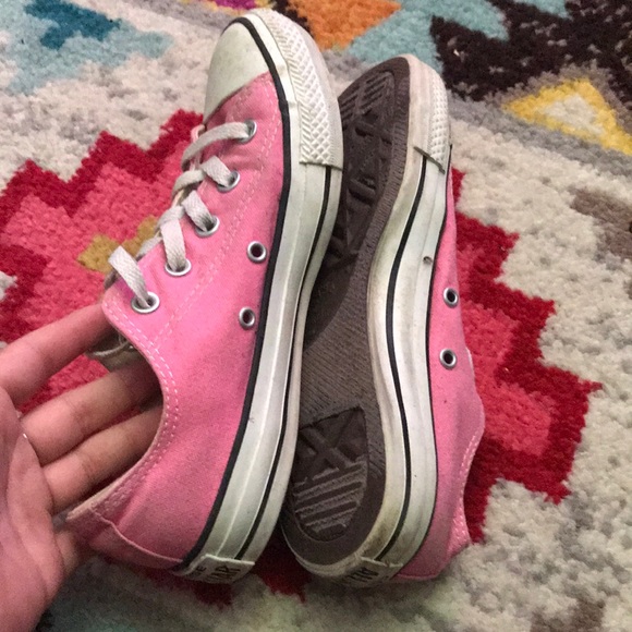 PINK CONVERSE SNEAKERS - Picture 2 of 5